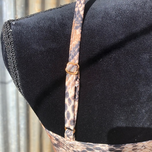 Snake print top - Picture 2 of 6